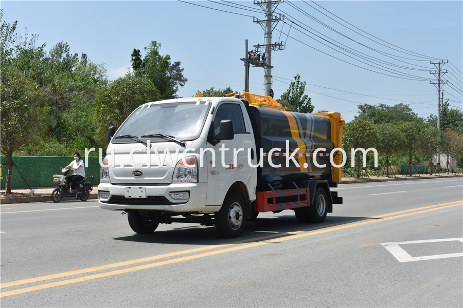 food waste hauling truck